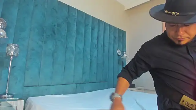 Snapshot of Malachi_Marx chatting on 11.18.25 Malachi Marx online show from 11.18.25