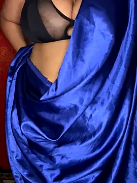 Snapshot of Monicaa___ chatting on 11.25.25 Monicaa online show from 11.25.25