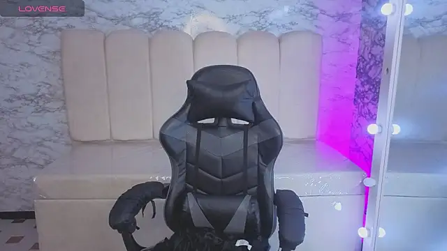 Maleja v  online show from 11.20.25