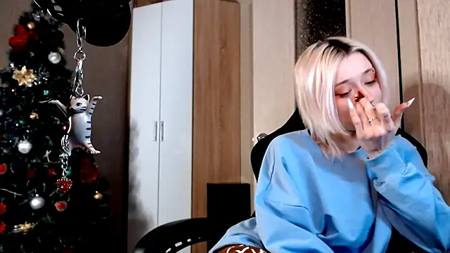 SophiaLur online show from 01.13.26