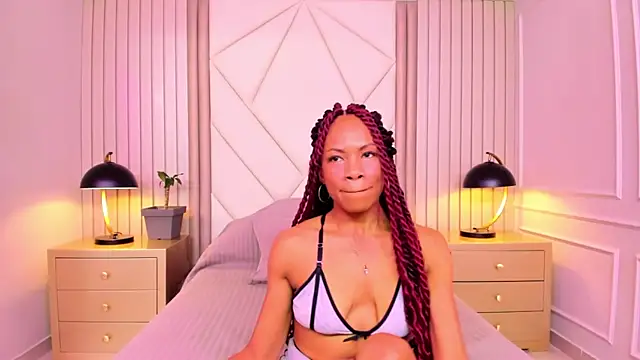 Snapshot of LailaDavidson chatting on 11.30.25 LailaDavidson online show from 11.30.25