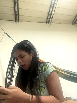 Snapshot of lizmy chatting on 11.26.25 lizmy online show from 11.26.25