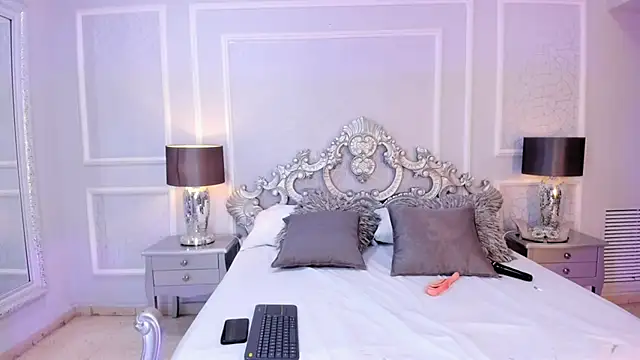 IvannaClaire online show from 11.29.25