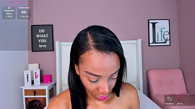 Snapshot of SandyAdaeze chatting on 12.04.25 SandyAdaeze online show from 12.04.25