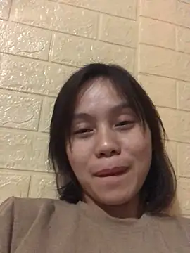 Trangbabylove online show from 12.17.25