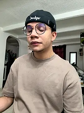Snapshot of MarcoKostov chatting on 11.17.25 MarcoKostov online show from 11.17.25