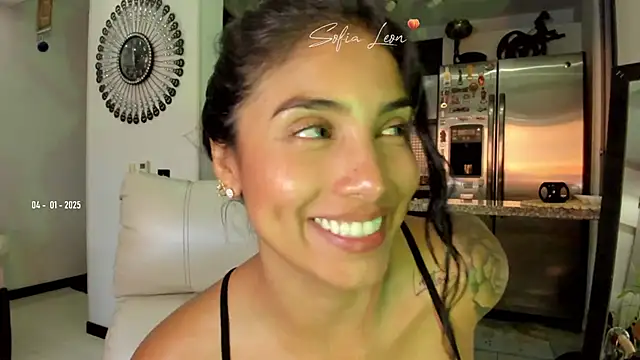 Snapshot of sofiasexhot chatting on 01.05.25 sofiasexhot online show from 01.05.25