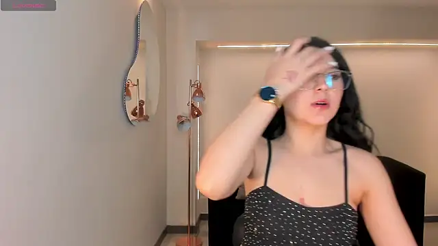 Snapshot of HaileyRoss_ chatting on 01.06.26 HaileyRoss online show from 01.06.26