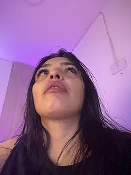 LaraDanverss online show from 12.19.25