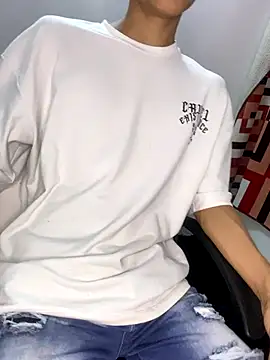 Snapshot of Andre_81q chatting on 11.19.25 Andre 81q online show from 11.19.25