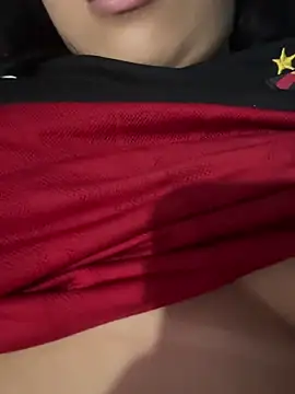 Snapshot of Larissa_xxe chatting on 11.29.25 Larissa xxe online show from 11.29.25