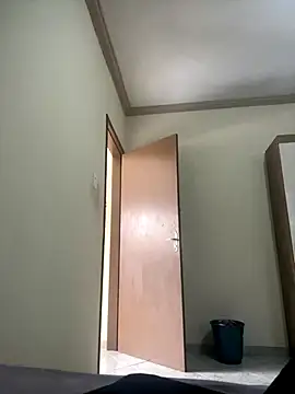 Snapshot of Larissa_xxe chatting on 12.16.25 Larissa xxe online show from 12.16.25