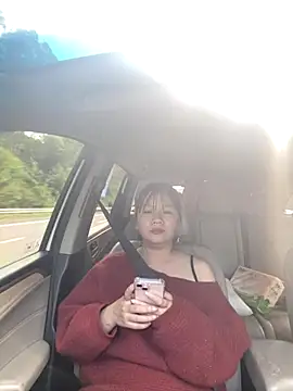 Snapshot of yiyi0316 chatting on 11.24.25 yiyi0316 online show from 11.24.25