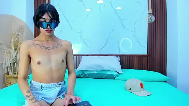 Loversinfire2 online show from 12.21.25