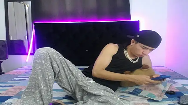 Anyelo hot1111 online show from 11.19.25