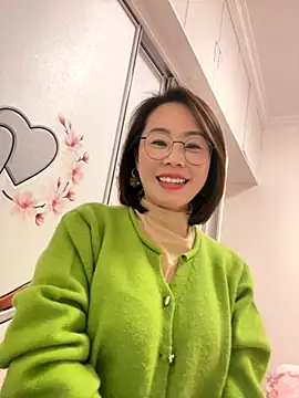 Snapshot of xiaoling2358 chatting on 11.28.25 xiaoling2358 online show from 11.28.25