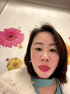 Snapshot of xiaoling2358 chatting on 12.14.25 xiaoling2358 online show from 12.14.25