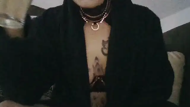 Snapshot of Vulva_Koenigin97 chatting on 11.15.25 Vulva Koenigin97 online show from 11.15.25