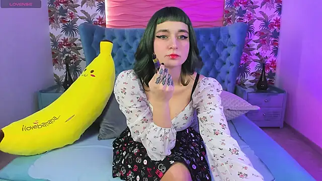 MargaretWayne online show from 11.19.25