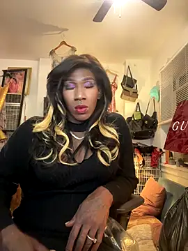 Snapshot of Motherbigbus chatting on 12.14.25 Motherbigbus online show from 12.14.25