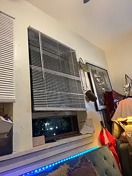 Motherbigbus online show from 12.22.25