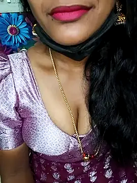 Snapshot of Premalatha_28 chatting on 11.17.25 Premalatha 28 online show from 11.17.25