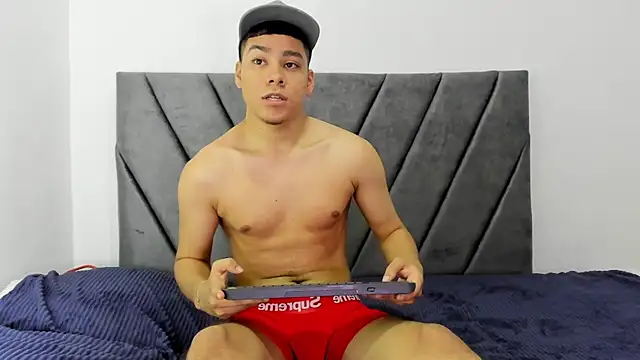 Lucastorrez01 online show from 07.16.26