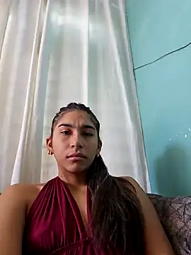 Snapshot of skinnyrox chatting on 11.16.25 skinnyrox online show from 11.16.25