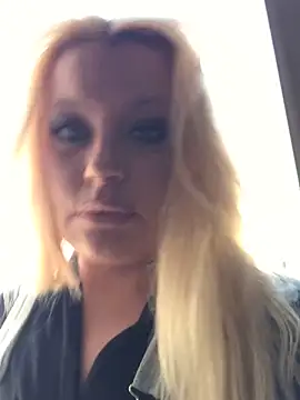 BunnyPleasures online show from 12.04.25