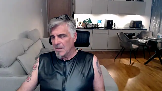 Buidapest online show from 03.20.26