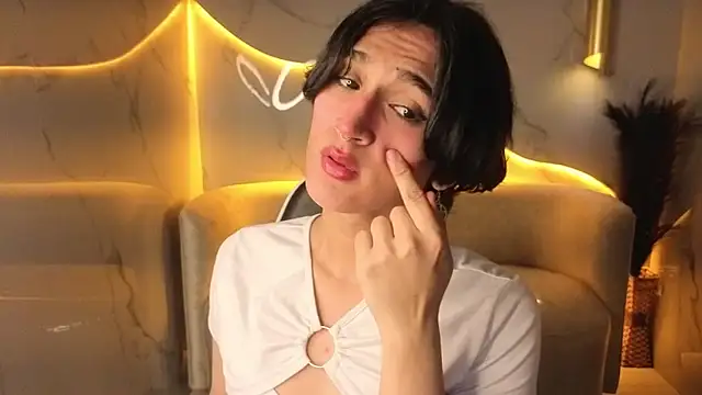 Snapshot of zoe_tp chatting on 12.03.25 zoe tp online show from 12.03.25