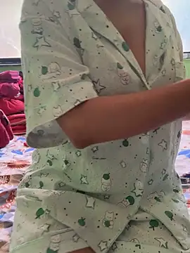 Snapshot of noughtRani chatting on 12.19.25 noughtRani online show from 12.19.25