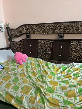 Snapshot of noughtRani chatting on 12.20.25 noughtRani online show from 12.20.25