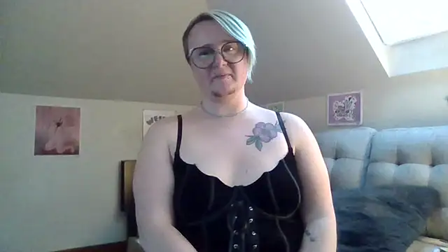 queerlyjaz online show from 11.29.25