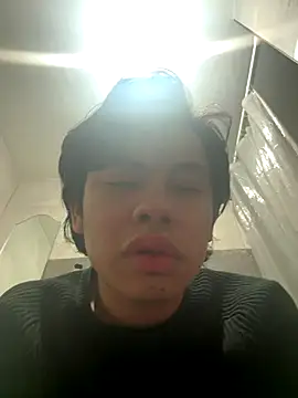 Snapshot of UzielOOO chatting on 11.16.25 UzielOOO online show from 11.16.25