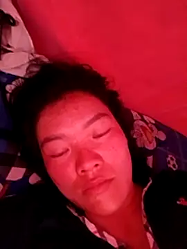 Snapshot of meomeo-00 chatting on 12.15.25 meomeo-00 online show from 12.15.25