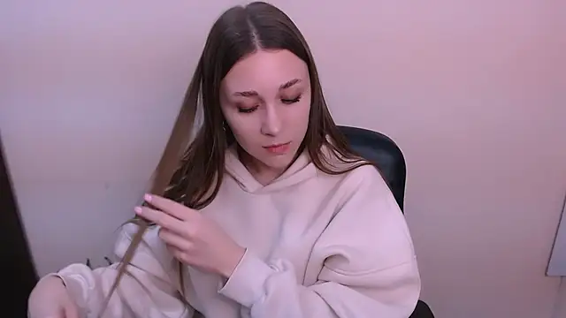 Snapshot of MillaTems_ chatting on 11.28.25 MillaTems online show from 11.28.25