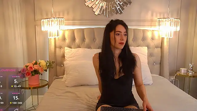 Snapshot of VelissaBowen chatting on 12.03.25 VelissaBowen online show from 12.03.25