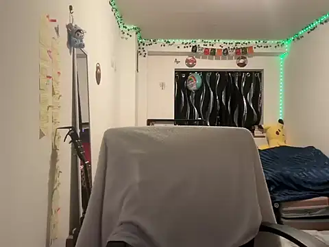 tinydaisy21 online show from 11.18.25