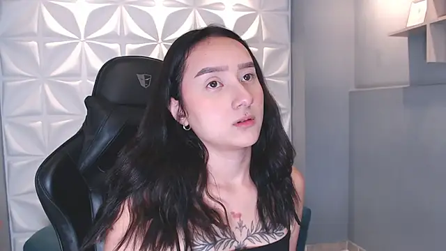 HorneyyQueen online show from 11.24.25