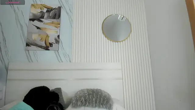 Snapshot of Afro_Luna chatting on 04.19.26 Afro Luna online show from 04.19.26