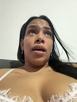 ArielleMillerr- online show from 04.08.26