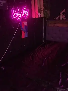 Shy-Ivy online show from 04.20.26