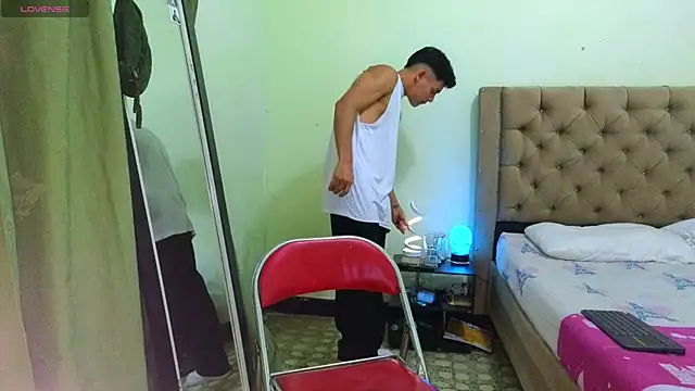 Snapshot of blorelopez chatting on 02.05.26 blorelopez online show from 02.05.26