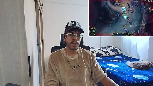 Snapshot of naitt_ chatting on 11.26.25 naitt online show from 11.26.25