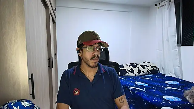 Snapshot of naitt_ chatting on 11.29.25 naitt online show from 11.29.25