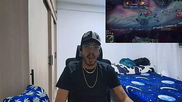 Snapshot of naitt_ chatting on 11.30.25 naitt online show from 11.30.25