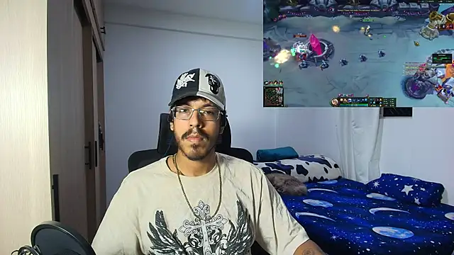 Snapshot of naitt_ chatting on 12.03.25 naitt online show from 12.03.25