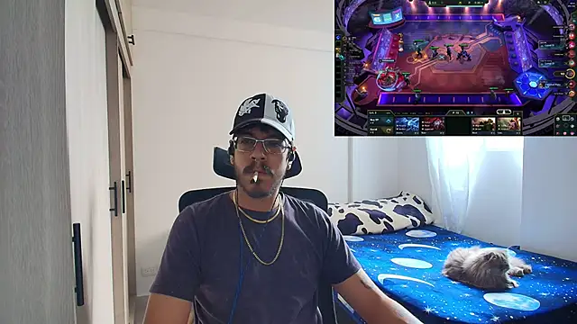 Snapshot of naitt_ chatting on 12.05.25 naitt online show from 12.05.25