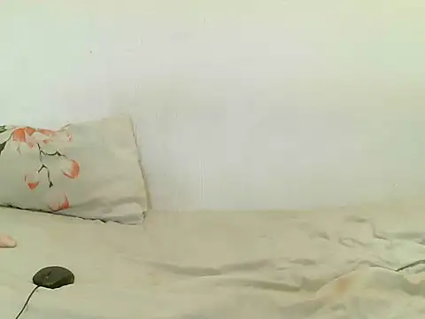 BrunetteNaomi8 online show from 11.24.25